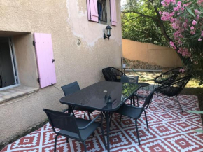 Charmant studio avec jardin